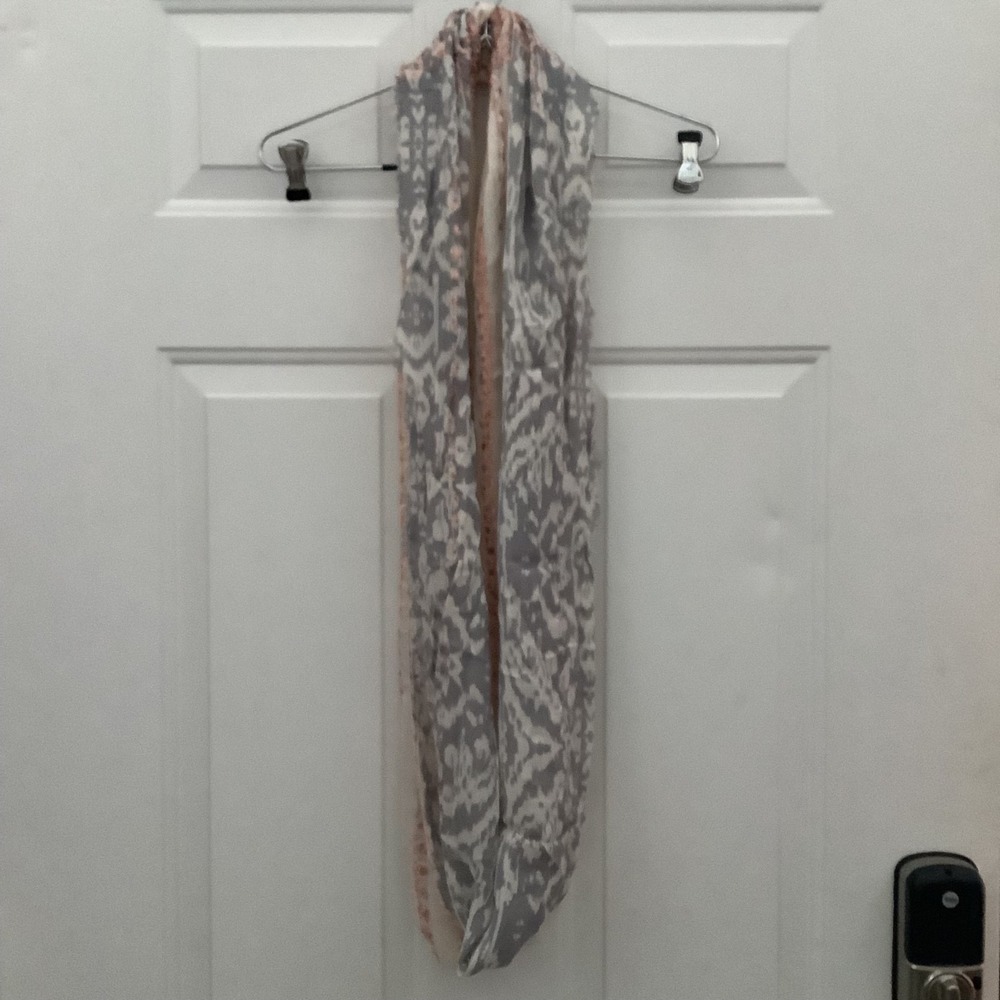 Charming Charlie Loop Fashion Scarf Cowl Gray Lilac‎ Coral Cream Boho Chic OS